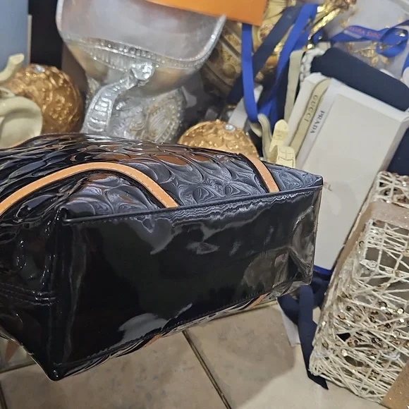 Coach Black and Tan Tote Bag - Picture 9 of 16